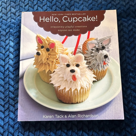 Hello, Cupcake! New York Times Best selling cupcake cookbook - Picture 1 of 4